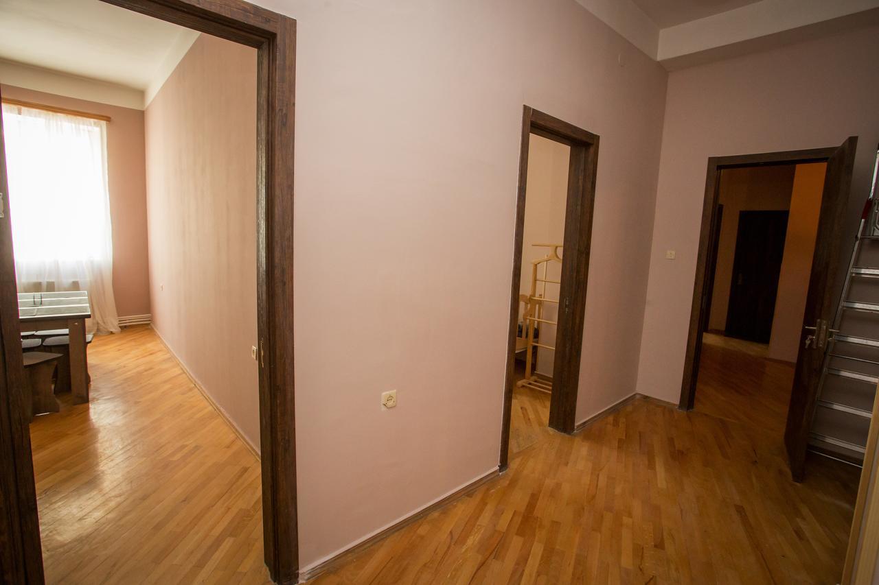 Guesthouse Hillside Tbilisi Ngoại thất bức ảnh